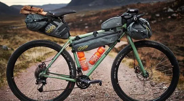 Bikepacking - kas tas ir, bikepacking somu plusi un mīnusi