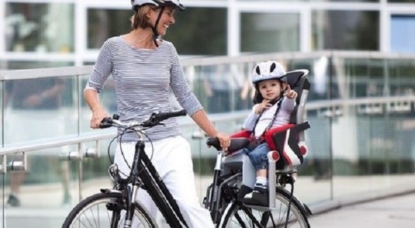 Kā izvēlēties bērnu velosipēda sēdeklīti - ieteikumi