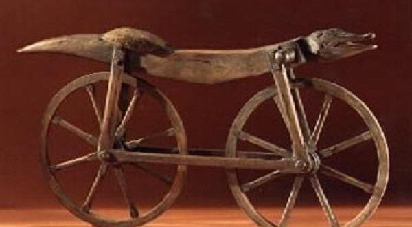 Pirmais koka velosipēds - izgudrojuma gads, radīšanas vēsture