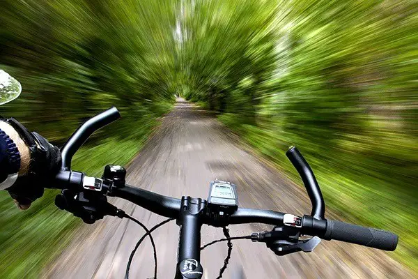 liels ātrums ar velosipēdu